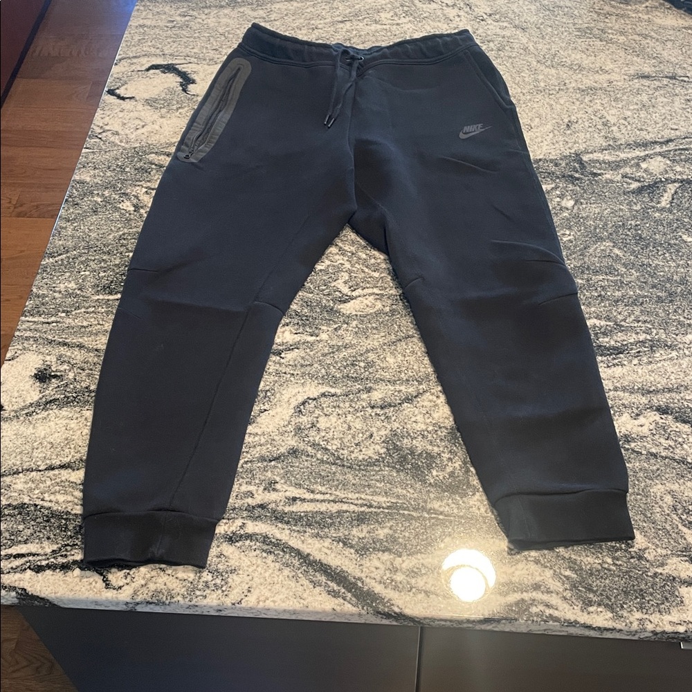 Boys XL Nike Tech Charcoal Jogger Pants